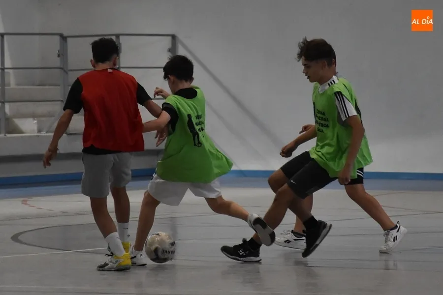 Foto 11 - La Escuela Municipal de F&uacute;tbol Sala se pone en marcha con unos 30 inscritos