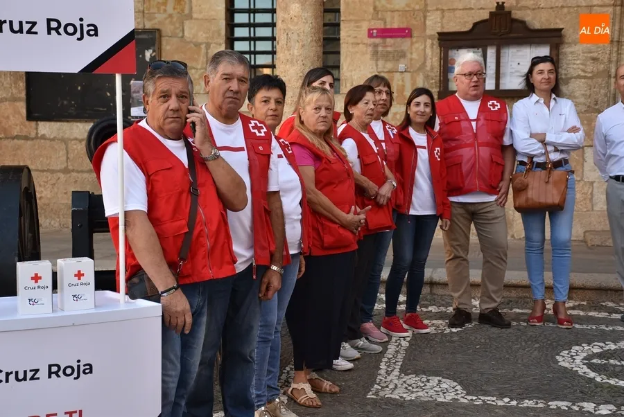 Foto 3 - Cruz Roja Ciudad Rodrigo recupera tras varios a&ntilde;os el D&iacute;a de la Banderita