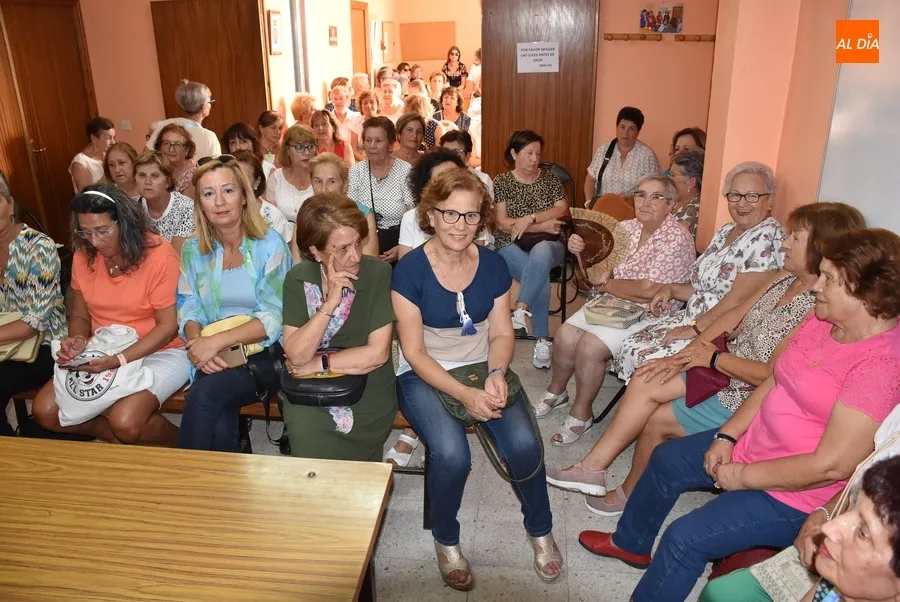 Foto 2 - Amanecer inaugura el curso con nueva Directiva encabezada por Carmen Baz