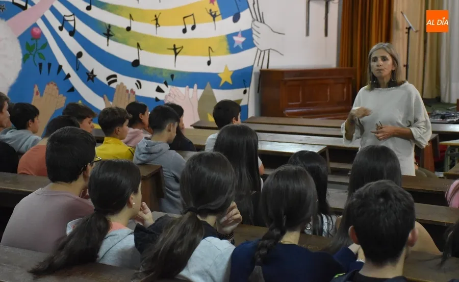 Foto 4 - El IES Fray Diego conmemora el D&iacute;a Mundial de la Salud Mental aprendiendo a cuidarla