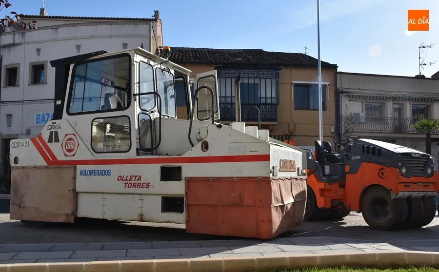 Foto 4 - D&iacute;a de asfaltado por partida doble en la Avenida de Espa&ntilde;a y en la Estaci&oacute;n de Autobuses