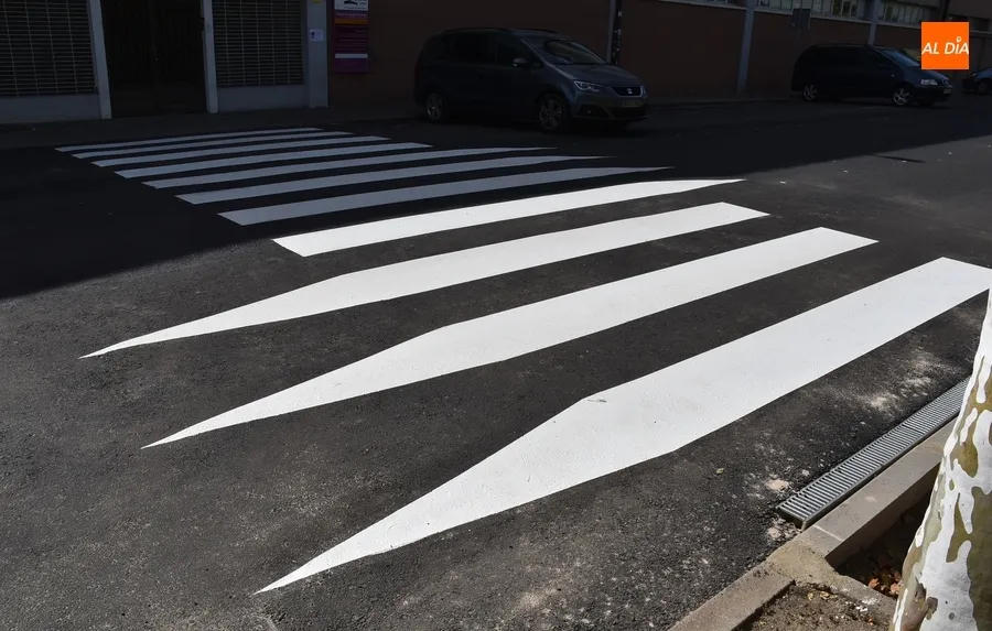 Foto 2 - Renacen los pasos de cebra de la Avenida de Espa&ntilde;a