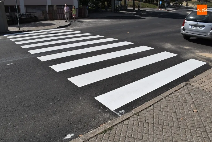 Foto 5 - Renacen los pasos de cebra de la Avenida de Espa&ntilde;a