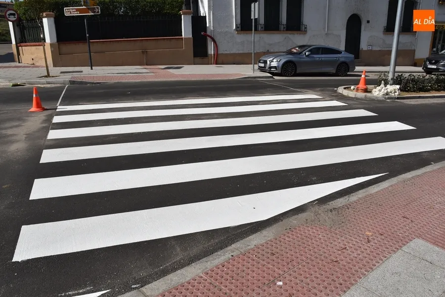 Foto 6 - Renacen los pasos de cebra de la Avenida de Espa&ntilde;a