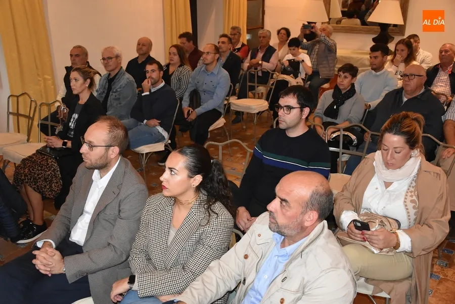 Foto 4 - Julio Pindado explica c&oacute;mo afrontar el relevo generacional en las empresas