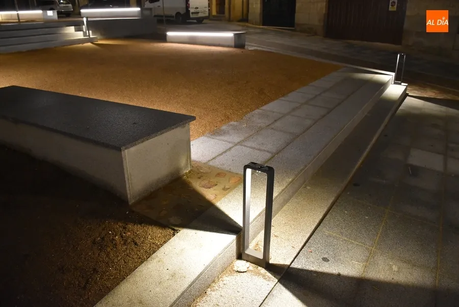 Foto 3 - As&iacute; luce de noche el renovado Campo de Carniceros de Ciudad Rodrigo