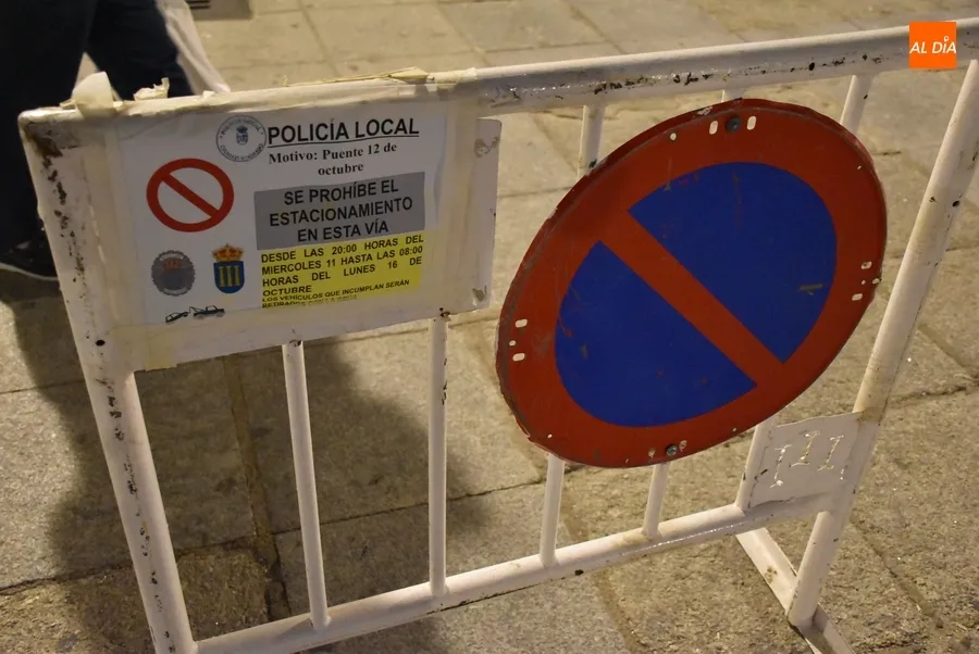 Foto 3 - Prohibidos hasta el lunes el aparcamiento y los giros en la Plaza Mayor