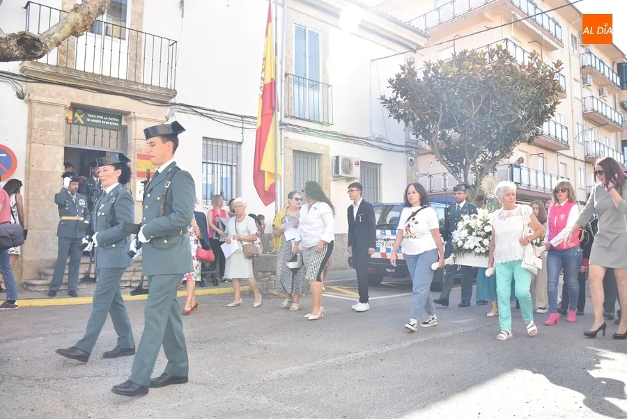Foto 9 - Creciente asistencia a la solemne conmemoraci&oacute;n en Mir&oacute;briga de la patrona de la Benem&eacute;rita