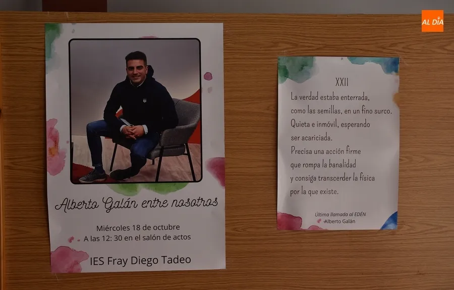 Foto 2 - El profesor y poeta Alberto Gal&aacute;n vuelve por un d&iacute;a al IES Fray Diego