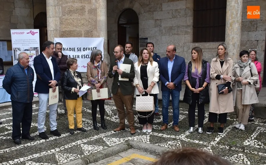 Foto 2 - Ciudad Rodrigo muestra su apoyo a las v&iacute;ctimas de la trata y la prostituci&oacute;n