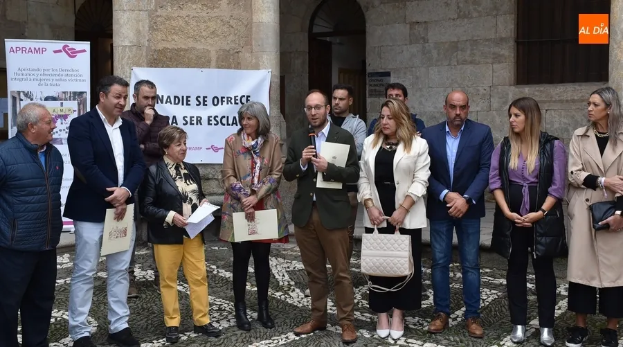 Foto 3 - Ciudad Rodrigo muestra su apoyo a las v&iacute;ctimas de la trata y la prostituci&oacute;n