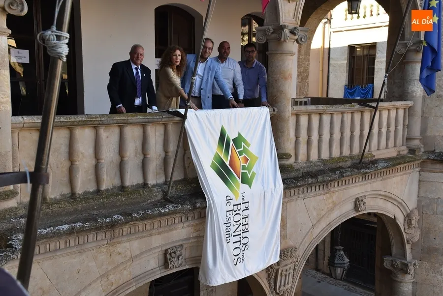 Foto 5 - El Ayuntamiento exhorta al civismo en el D&iacute;a de Los Pueblos M&aacute;s Bonitos de Espa&ntilde;a