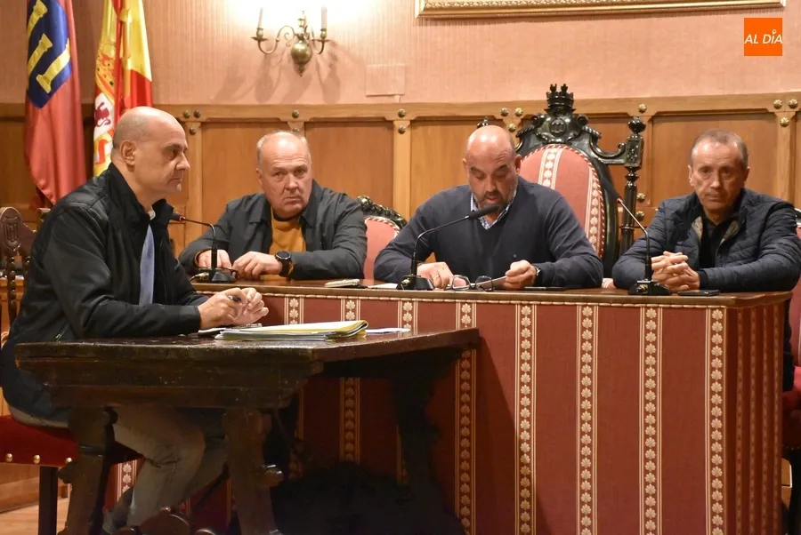 Foto 4 - La Mancomunidad acuerda comprar una barredora de hasta 145.200&euro;