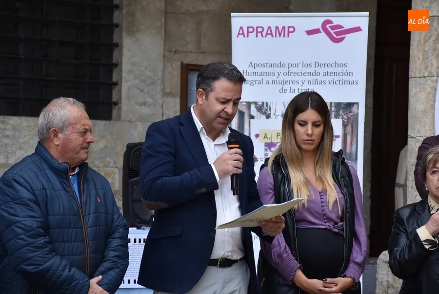 Foto 11 - Ciudad Rodrigo muestra su apoyo a las v&iacute;ctimas de la trata y la prostituci&oacute;n