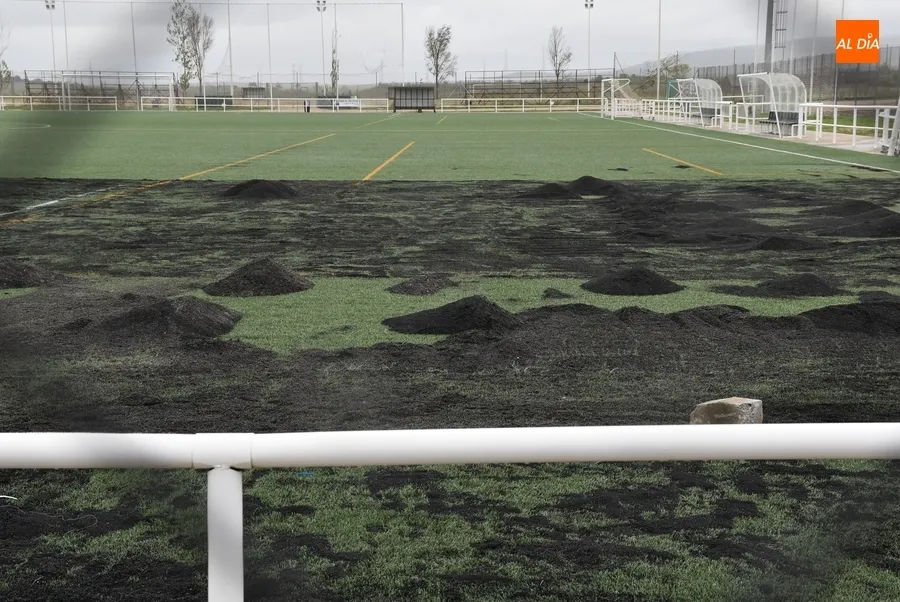 Foto 2 - El campo de c&eacute;sped artificial tampoco estar&aacute; disponible este fin de semana