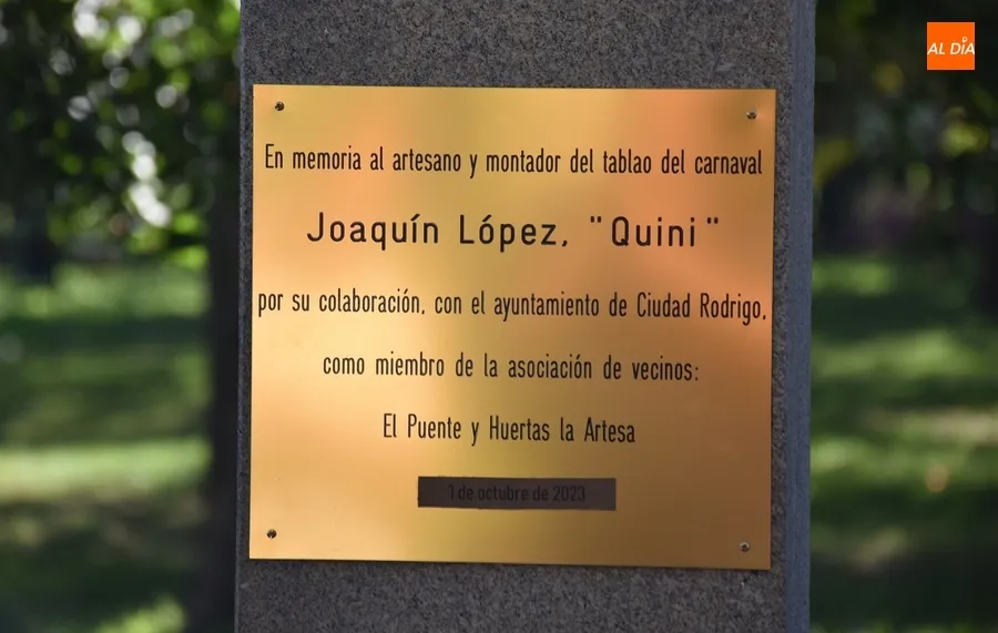 Foto 8 - Colocado un monolito como recuerdo permanente de Joaqu&iacute;n L&oacute;pez &lsquo;Quini&rsquo;