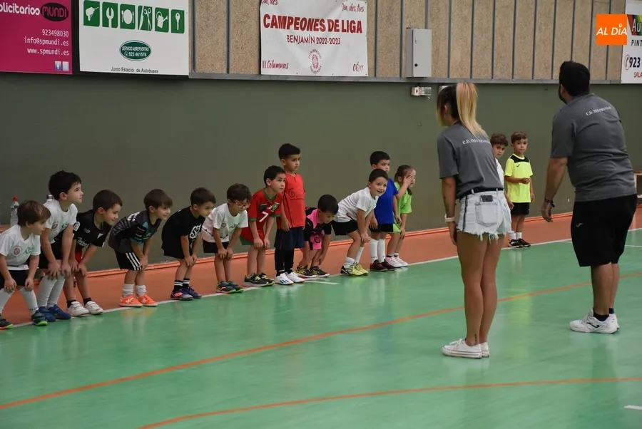 Foto 10 - Crece la asistencia a la Escuela de F&uacute;tbol Sala del III Columnas