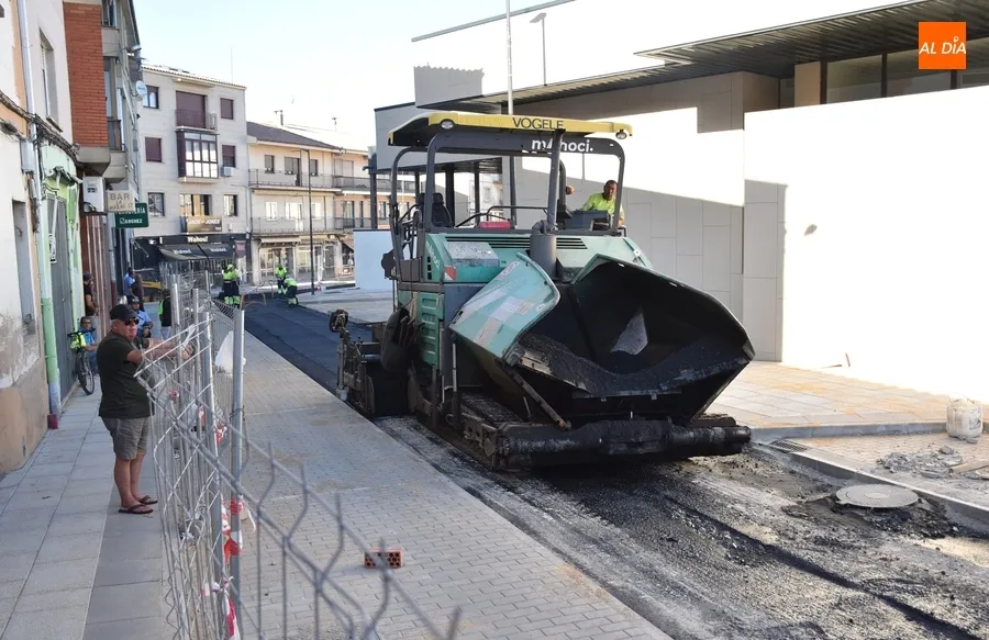 Foto 3 - Asfaltado el Campo de Toledo al mismo tiempo que se completa la Avenida de Espa&ntilde;a