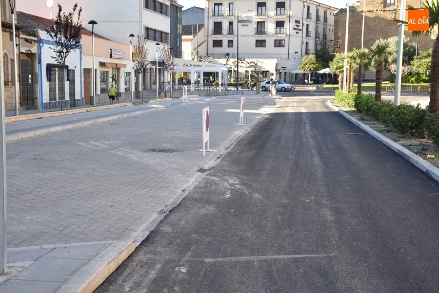 Foto 10 - Asfaltado el Campo de Toledo al mismo tiempo que se completa la Avenida de Espa&ntilde;a
