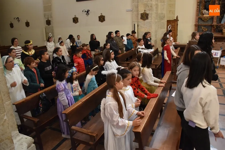 Foto 7 - Un total de 66 ni&ntilde;os celebran que &lsquo;la Santidad vence&rsquo;