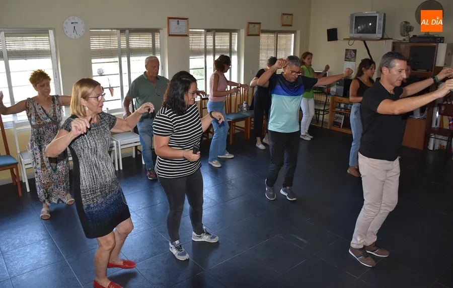 Foto 5 - Arranca el curso 23/24 del taller de baile charro y percusi&oacute;n de la Avenida de Espa&ntilde;a