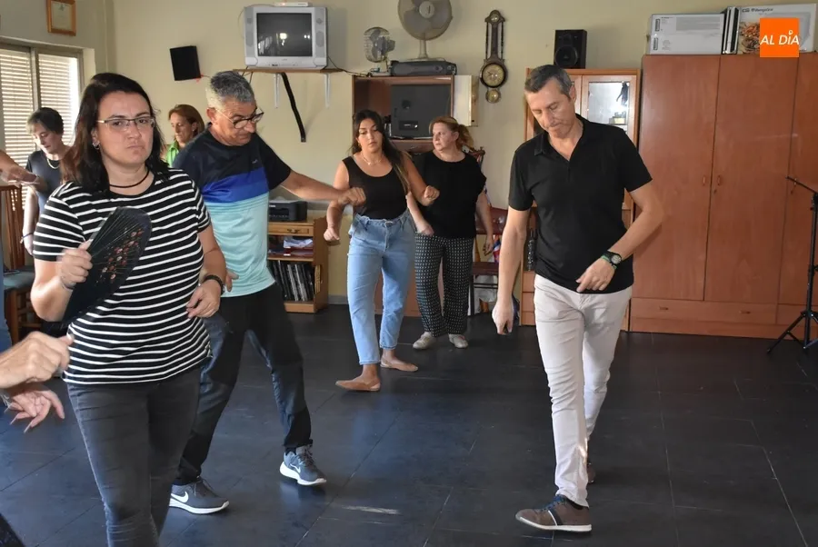 Foto 7 - Arranca el curso 23/24 del taller de baile charro y percusi&oacute;n de la Avenida de Espa&ntilde;a