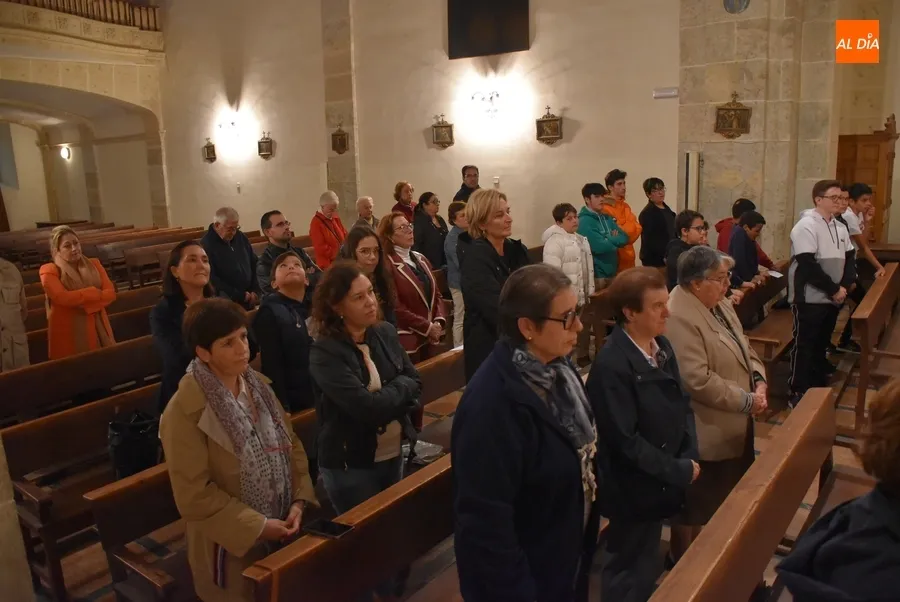 Foto 6 - Una misionera que ha estado 21 a&ntilde;os en Bolivia ofrece su testimonio en la Vigilia de la Luz