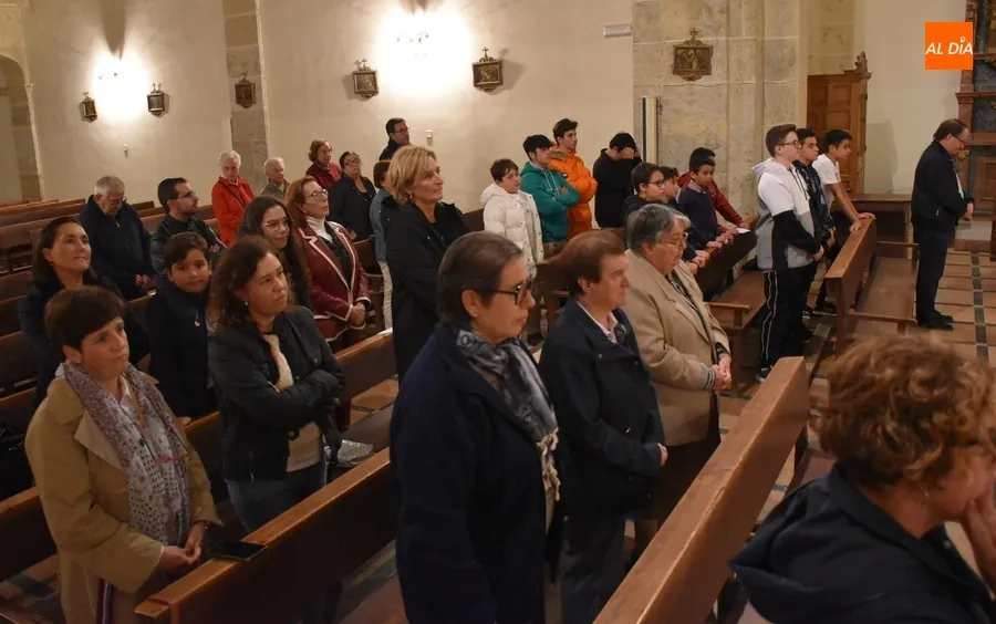 Foto 7 - Una misionera que ha estado 21 a&ntilde;os en Bolivia ofrece su testimonio en la Vigilia de la Luz
