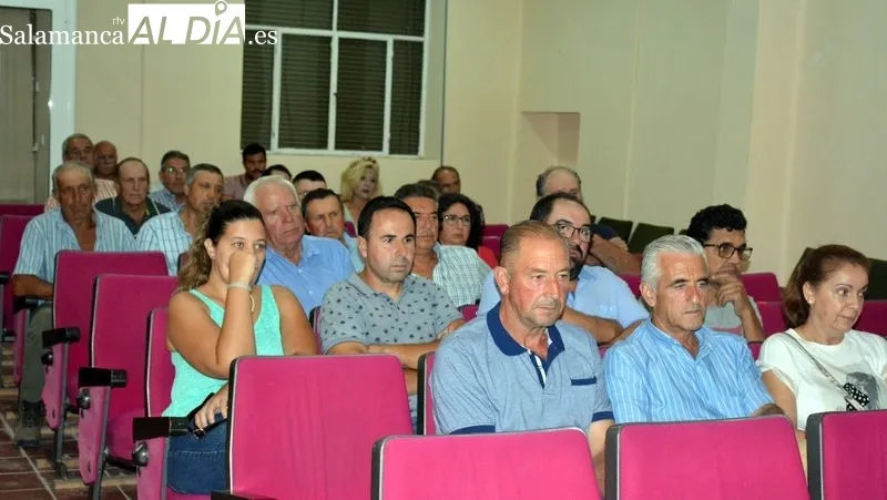 Los ganaderos analizaron la situación actual del campo en el encuentro celebrado en Lumbrales