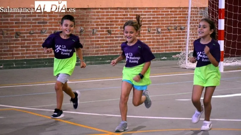 Foto 2 - El club Abadengo Running comienza el curso con una treintena de ni&ntilde;os en la escuela de atletismo