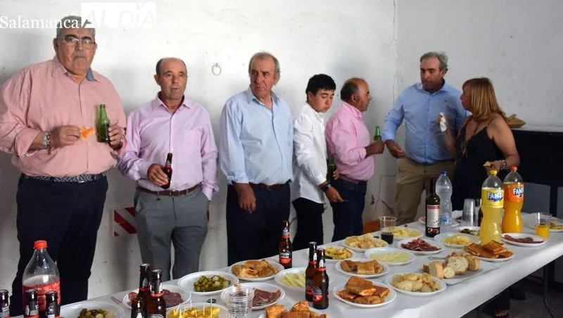 Alcaldes y concejales acompañaron a la Guardia Civil de Lumbrales