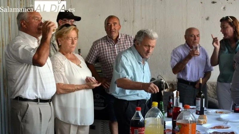 Alcaldes y concejales acompañaron a la Guardia Civil de Lumbrales
