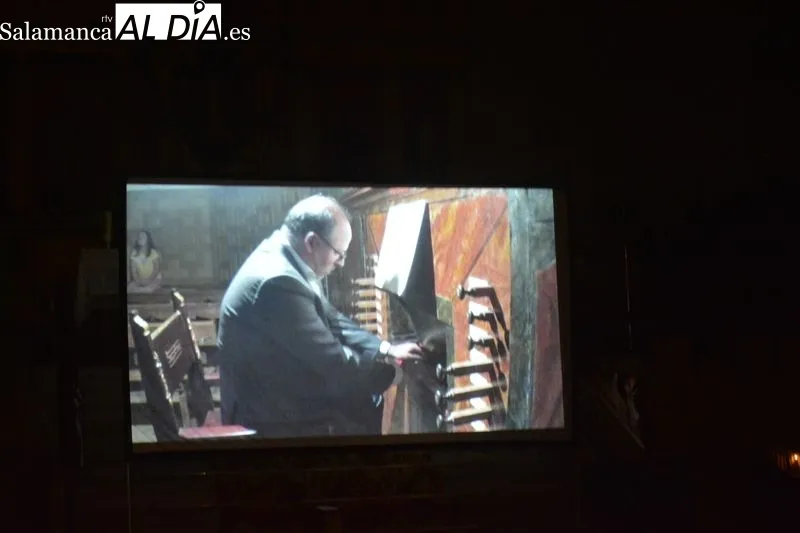 El organista portugués Filipe Verissimo ofreció un concierto en la iglesia de Lumbrales