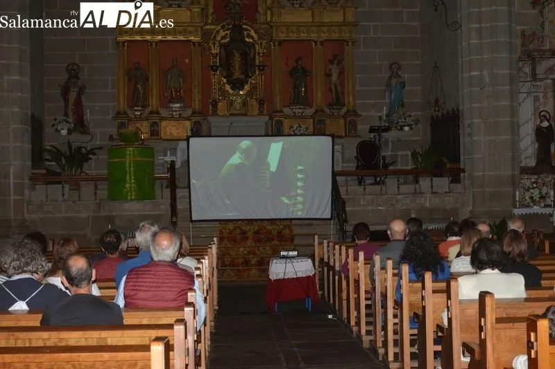 El organista portugués Filipe Verissimo ofreció un concierto en la iglesia de Lumbrales