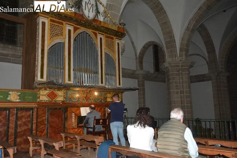 El organista portugués Filipe Verissimo ofreció un concierto en la iglesia de Lumbrales