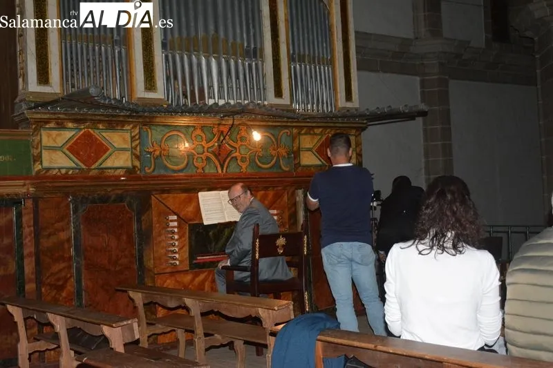 El organista portugués Filipe Verissimo ofreció un concierto en la iglesia de Lumbrales