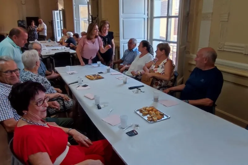 Los mayores vivían una ambientada fiesta para cerrar los actos de San Miguel