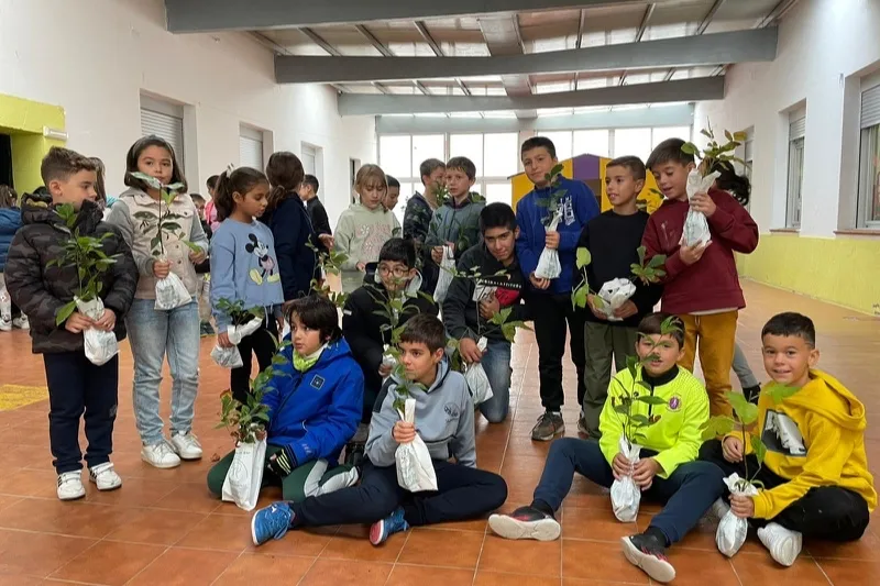 Más de mil árboles llegaban hoy a Peñaranda