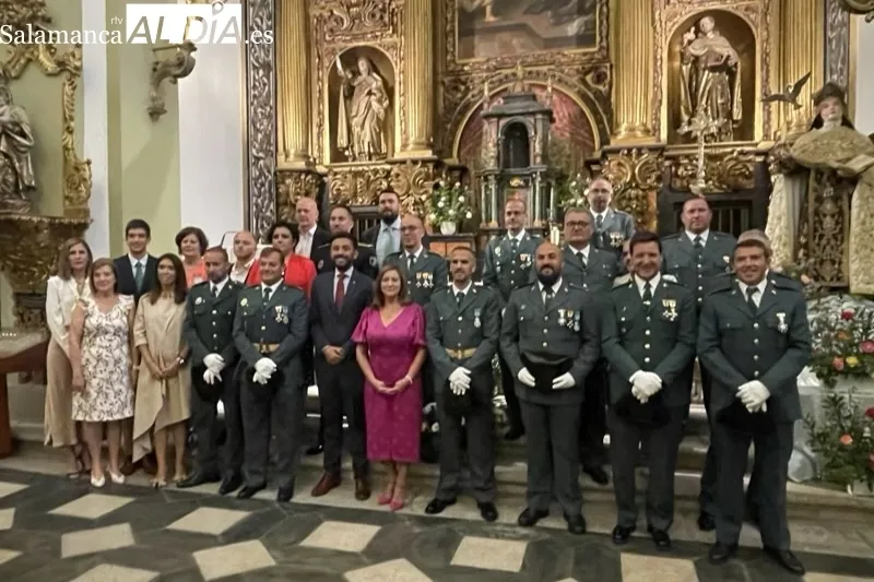 Foto 2 - Aplausos y vivas a la Guardia Civil de Pe&ntilde;aranda en la celebraci&oacute;n de su patrona, la Virgen del Pilar