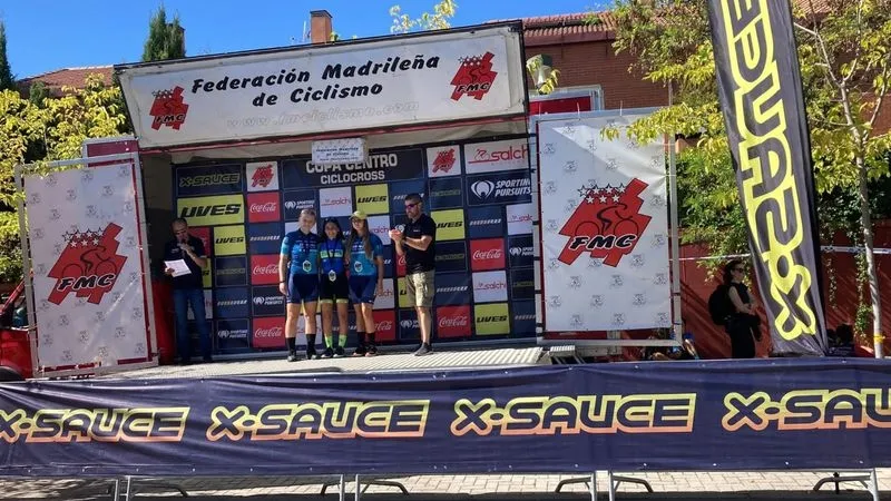 Deportistas de la Escuela Salmantina de Ciclismo