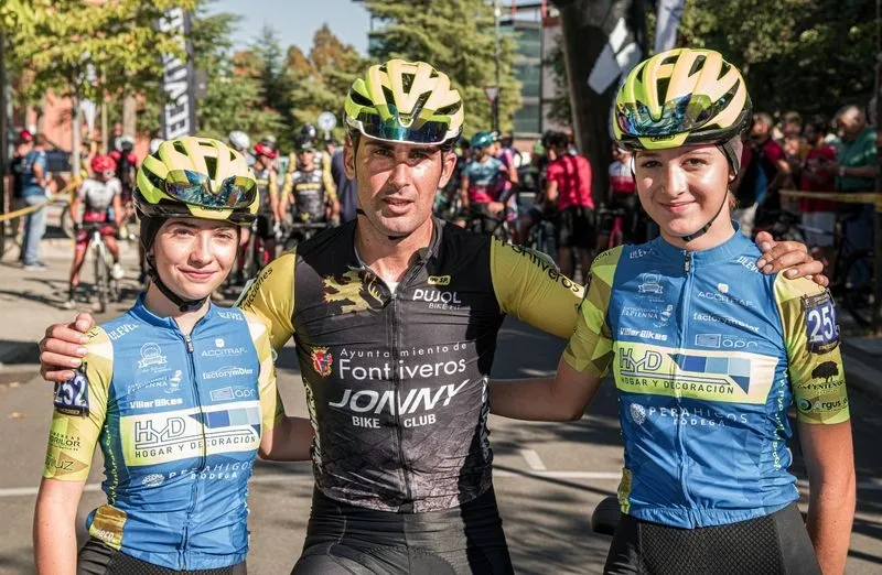 Deportistas de la Escuela Salmantina de Ciclismo