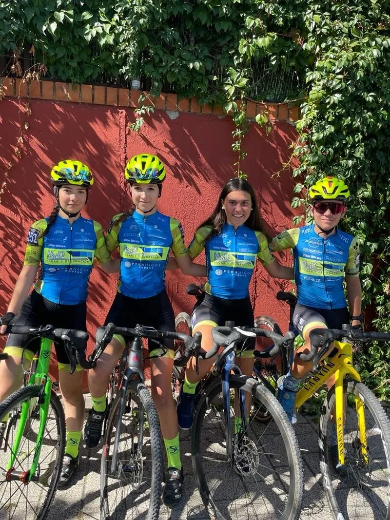 Deportistas de la Escuela Salmantina de Ciclismo