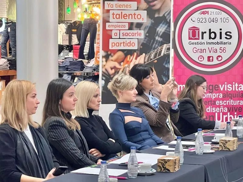Mesa redonda sobre la conciliación laboral para jóvenes empresarios en El Tormes