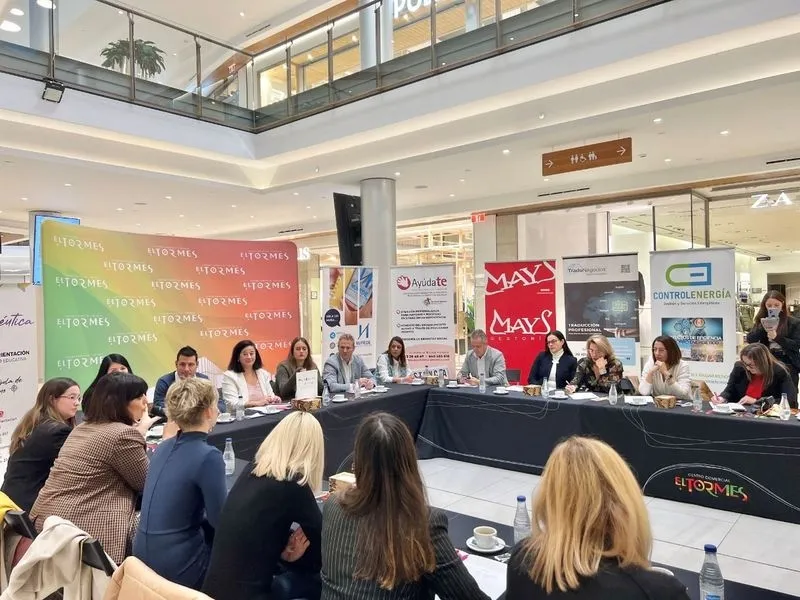 Mesa redonda sobre la conciliación laboral para jóvenes empresarios en El Tormes
