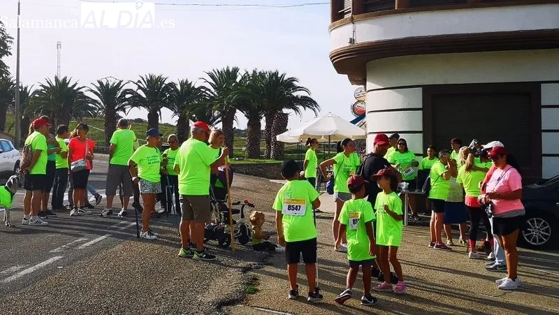 Los caminantes iniciaron la marcha en la Plaza de la Farola