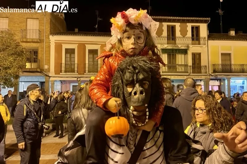 Foto 7 - Una noche de Halloween multitudinaria y 'terror&iacute;ficamente divertida' en Pe&ntilde;aranda