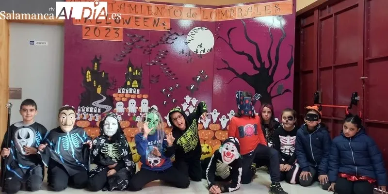 Niñas y niños pasaron una divertida tarde de Halloween en el polideportivo municipal