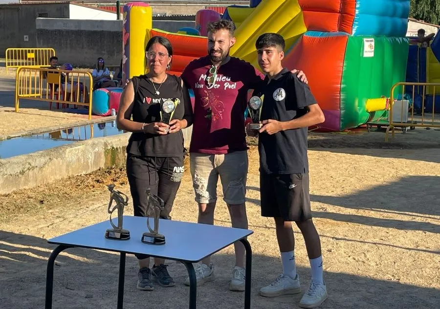 Foto 5 - &Aacute;lvaro y Fran Sastre se imponen en el II Campeonato Internacional de Petanca de Pedrotoro