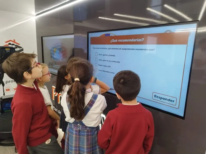 Foto 10 - Alumnos del Colegio San Juan Bosco ponen en pr&aacute;ctica todo lo aprendido en el espacio PROTECCYL