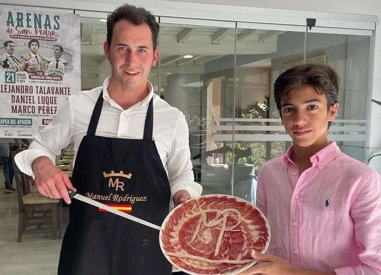 Foto 4 - La Pe&ntilde;a Marco P&eacute;rez, que re&uacute;ne ya a 220 socios, vive su puesta de largo